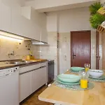 B43 - Spotless Seaview