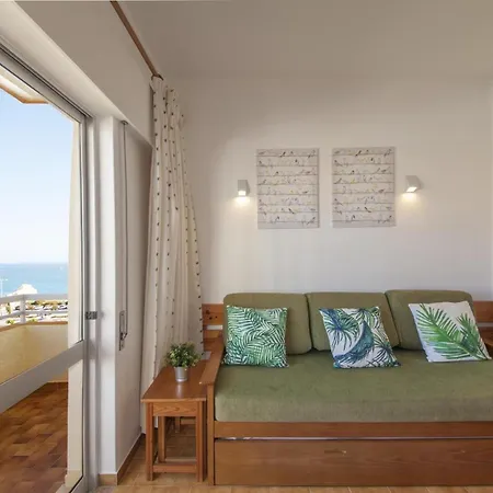 B43 - Spotless Seaview Appartement