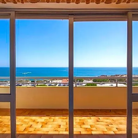 B43 - Spotless Seaview Апартаменти *