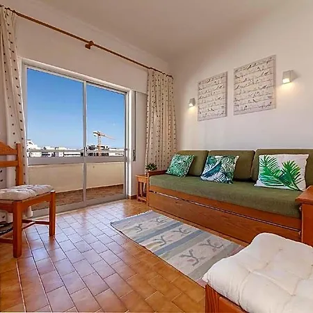 B43 - Spotless Seaview *