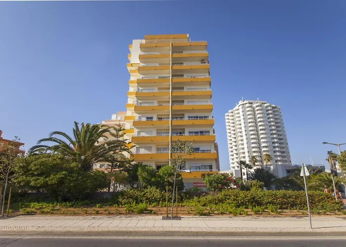 B43 - Spotless Seaview